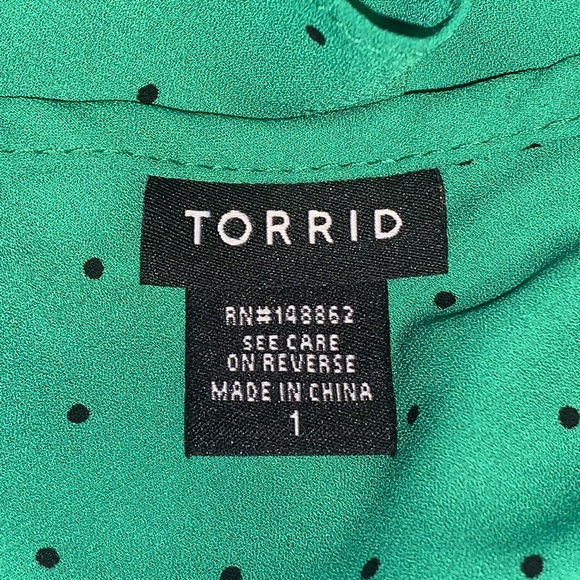 TORRID ⭐️ Green Dot Ruffled One-Shoulder Blouse - Picture 10 of 12